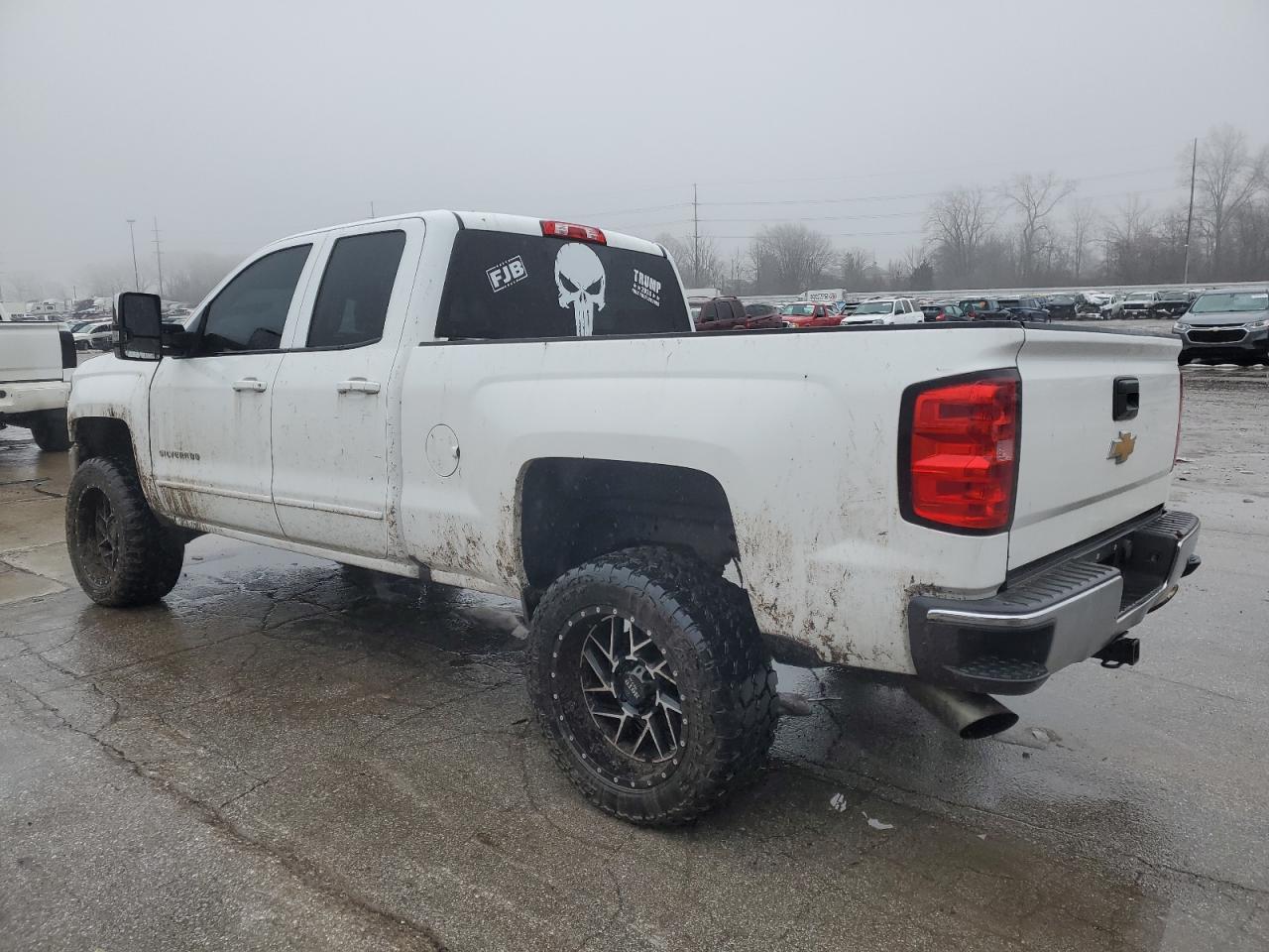 2017 CHEVROLET SILVERADO - Фото 2