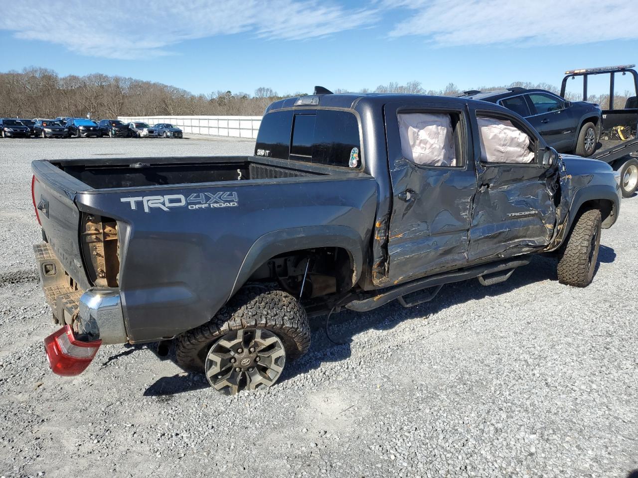 2017 TOYOTA TACOMA DOU - Фото 3