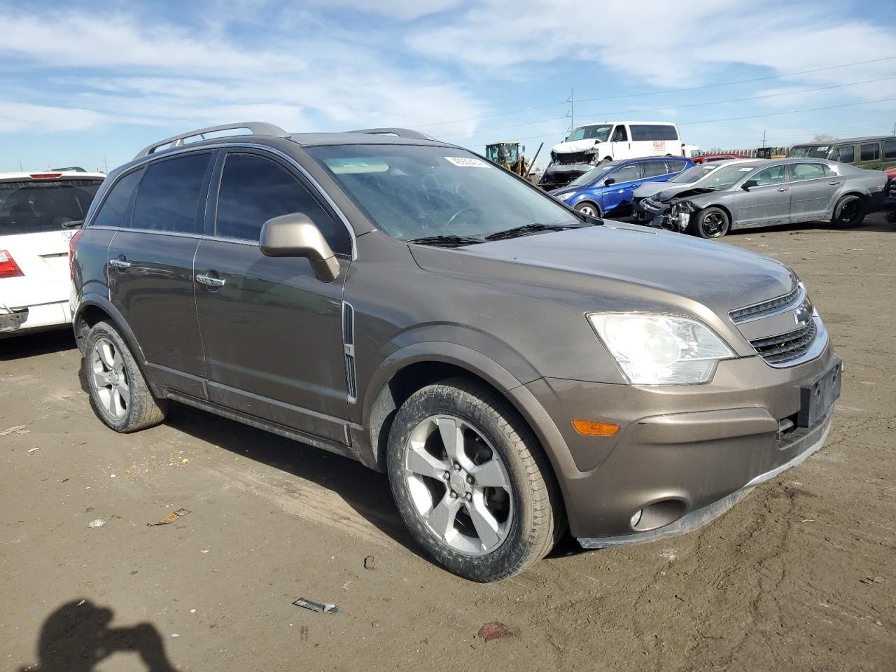 2014 CHEVROLET CAPTIVA LT - Image 4