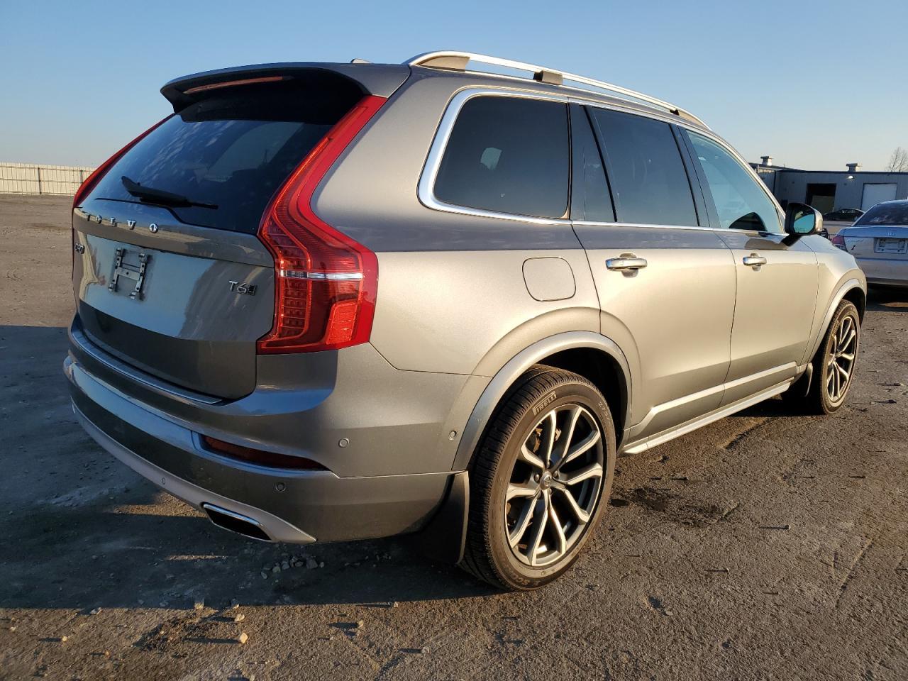 2016 VOLVO XC90 T6 - Фото 3