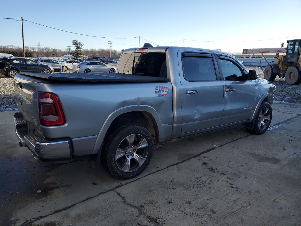 2019 RAM 1500 LARAM - Фото 3