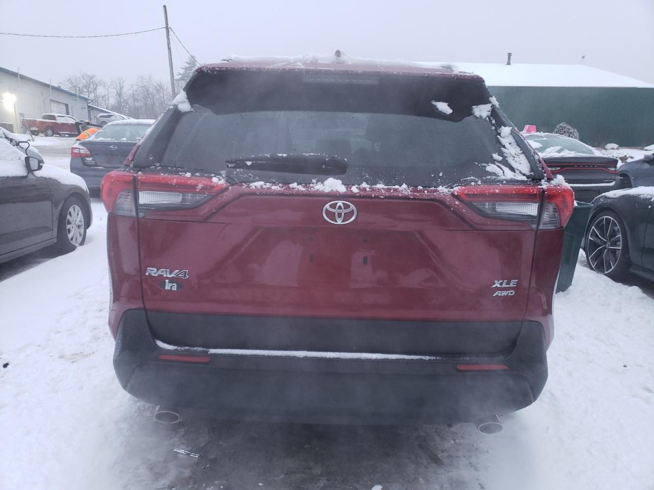 2020 TOYOTA RAV4 XLE - Фото 6