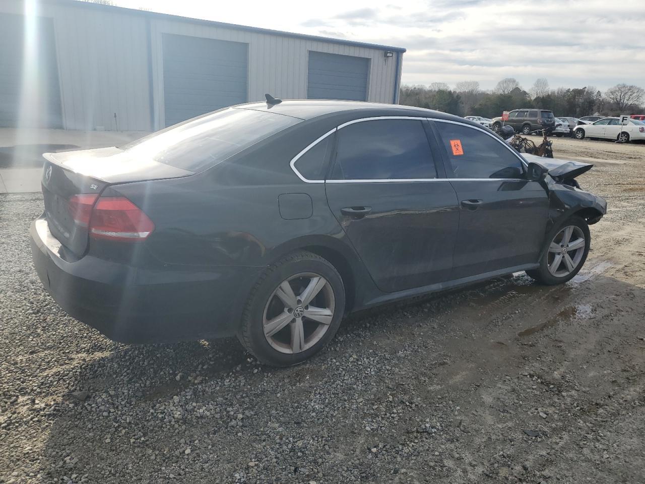 2013 VOLKSWAGEN PASSAT SE - Фото 3