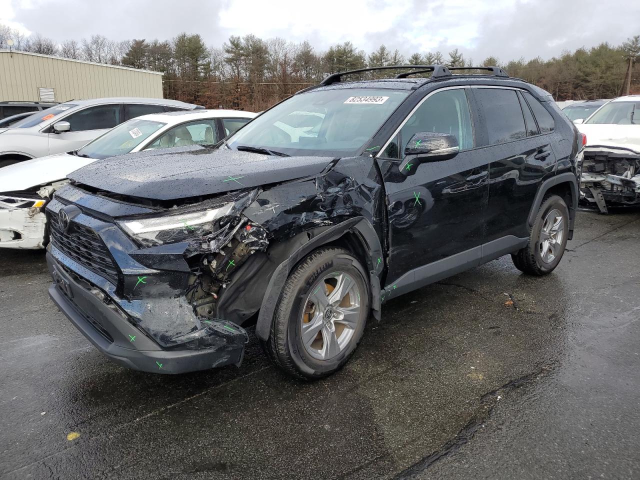 2022 TOYOTA RAV4 XLE