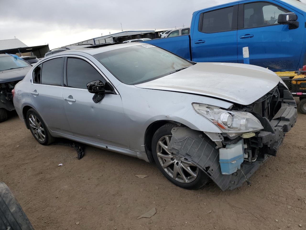2011 INFINITI G37 - Image 4