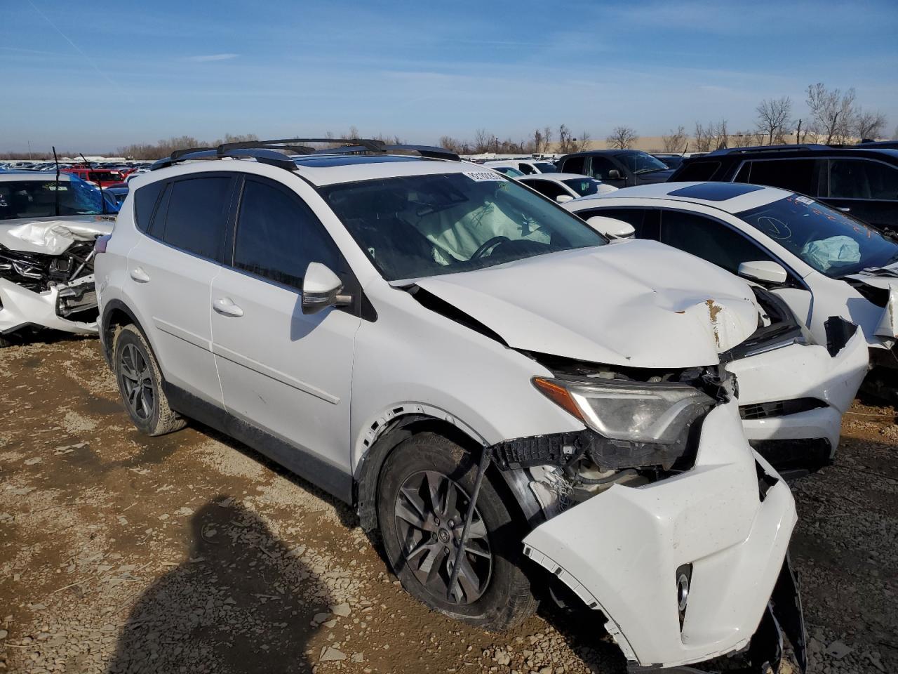 2017 TOYOTA RAV4 XLE - Фото 4