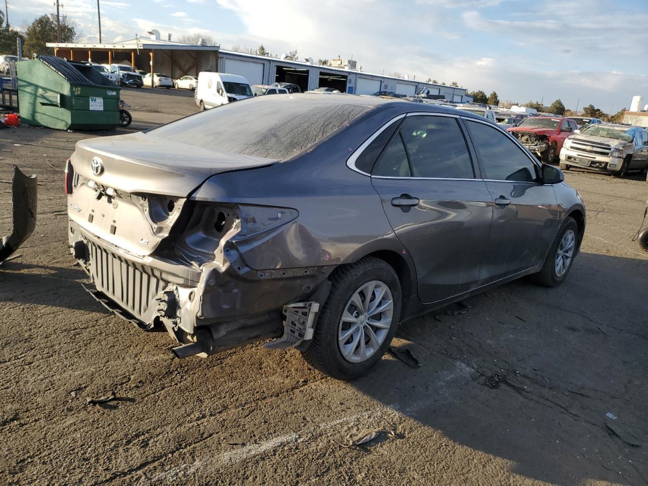 2016 TOYOTA CAMRY LE - Фото 3