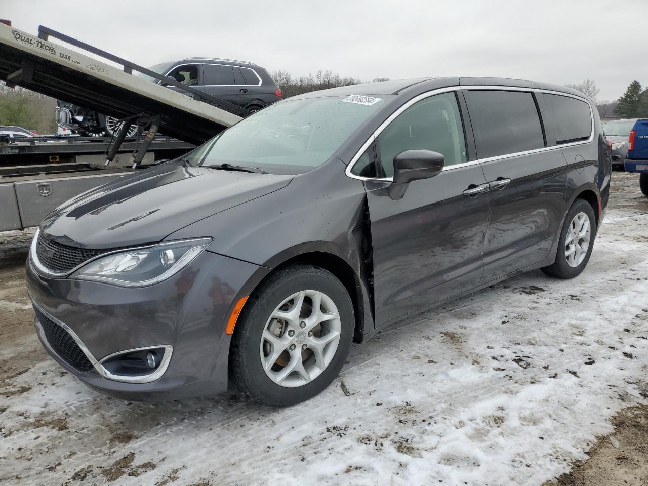 2018 CHRYSLER PACIFICA T car image