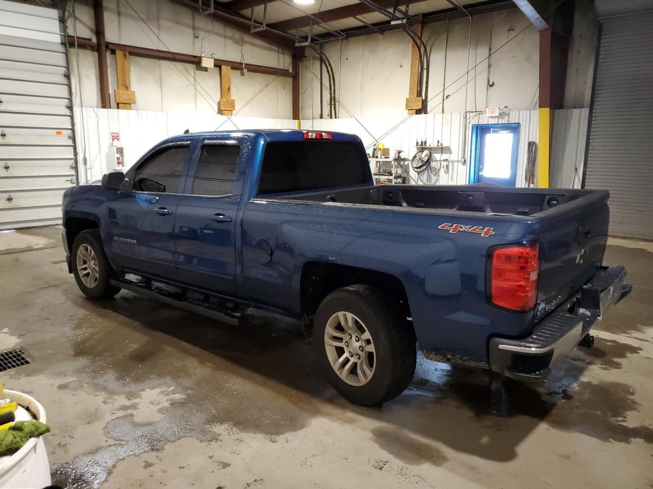 2017 CHEVROLET SILVERADO - Image 2