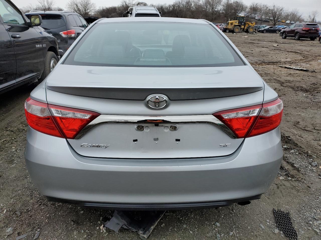2016 TOYOTA CAMRY LE - Фото 6