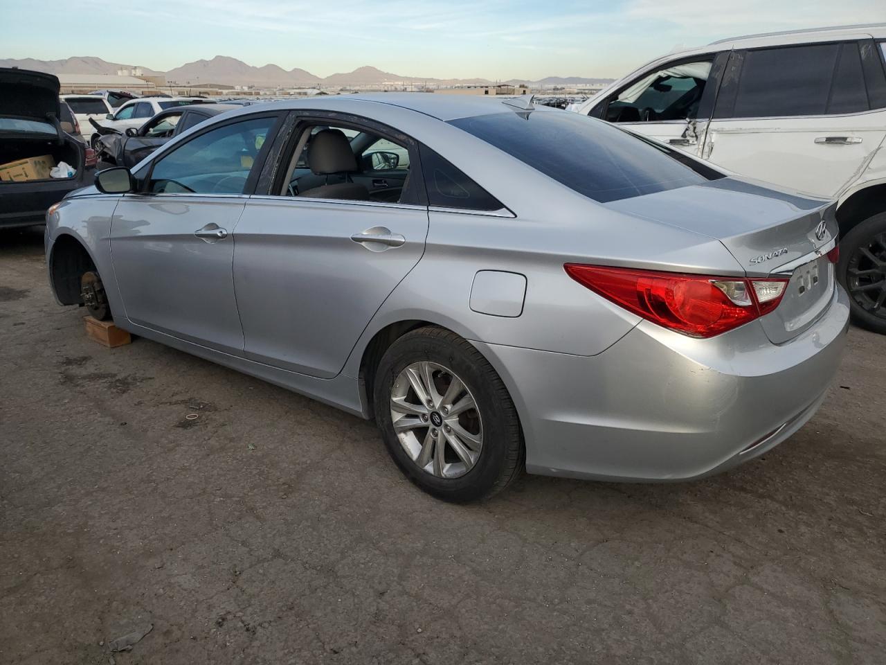 2013 HYUNDAI SONATA GLS - Фото 2
