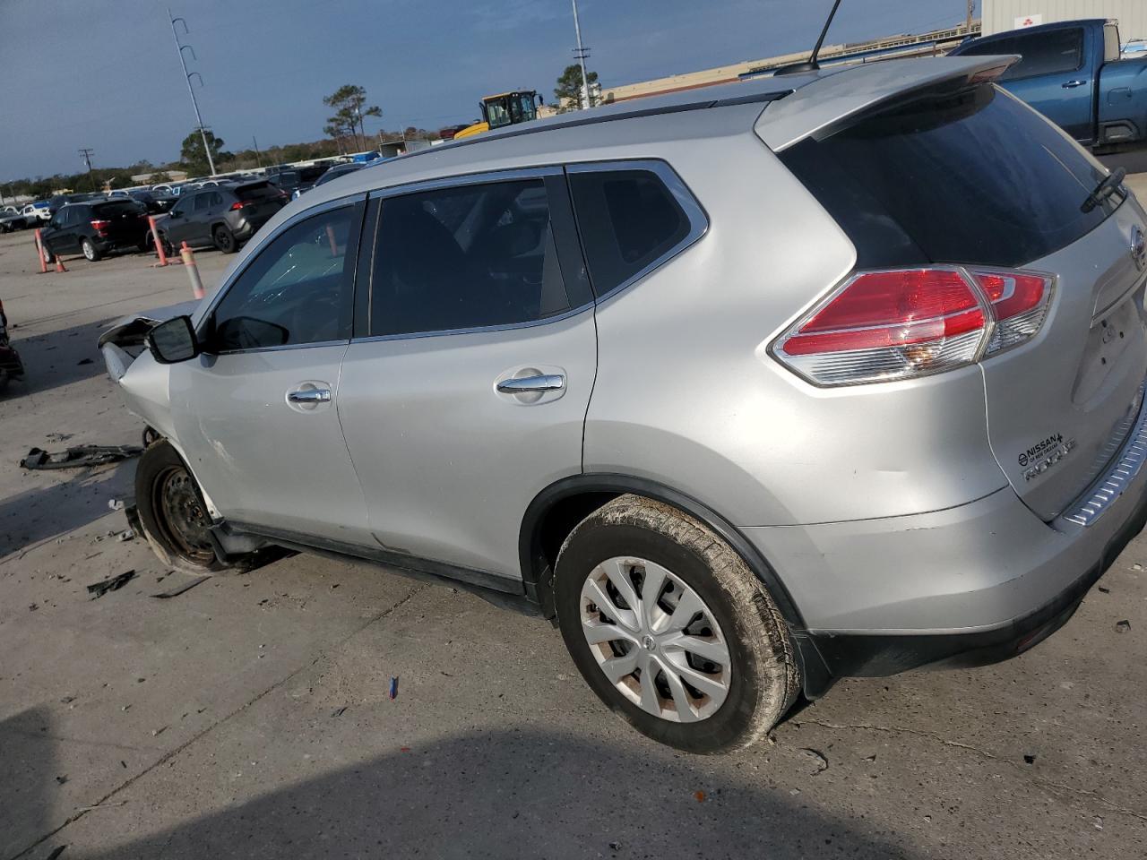 2015 NISSAN ROGUE S - Фото 2