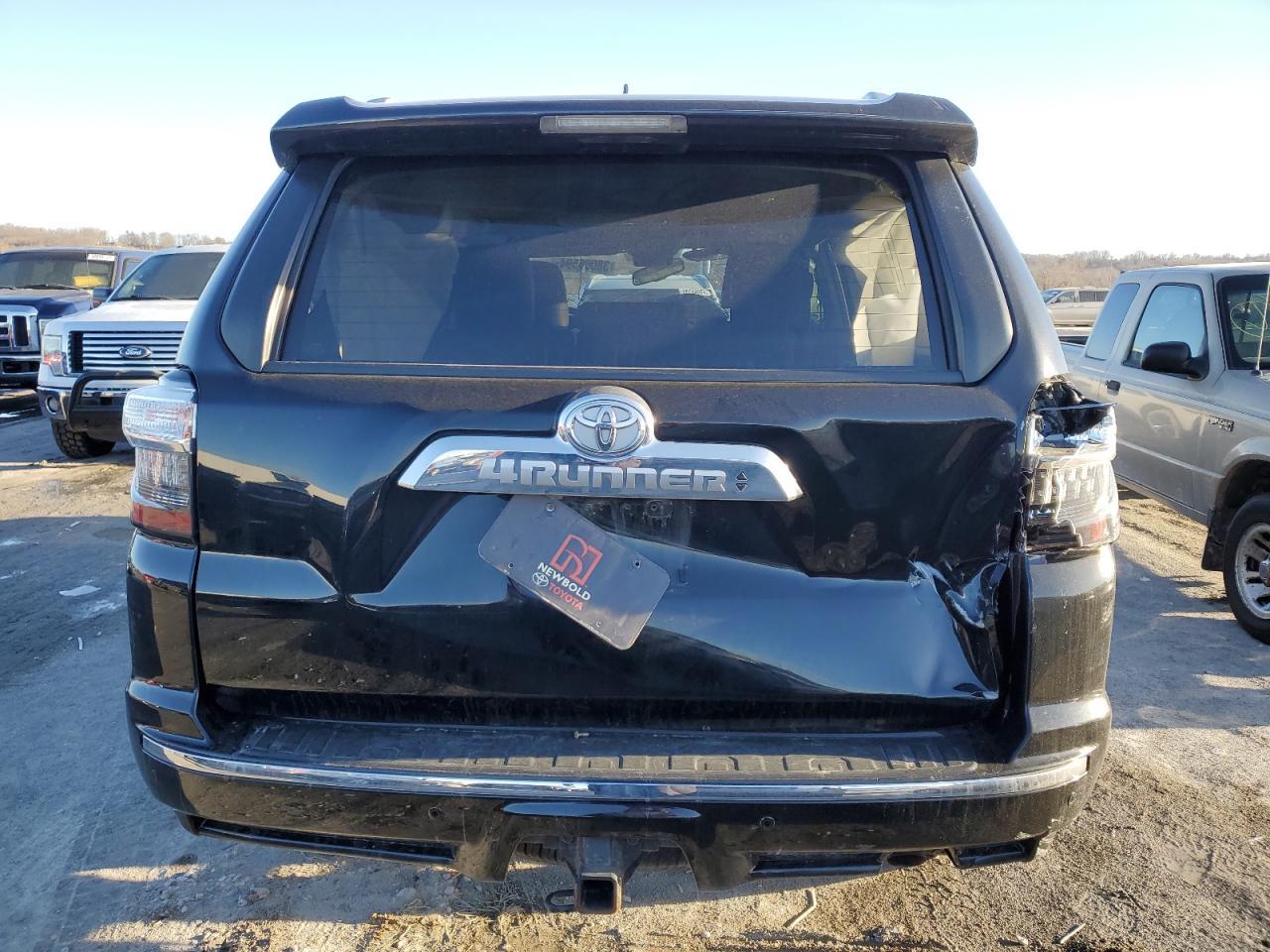 2019 TOYOTA 4RUNNER SR - Image 6