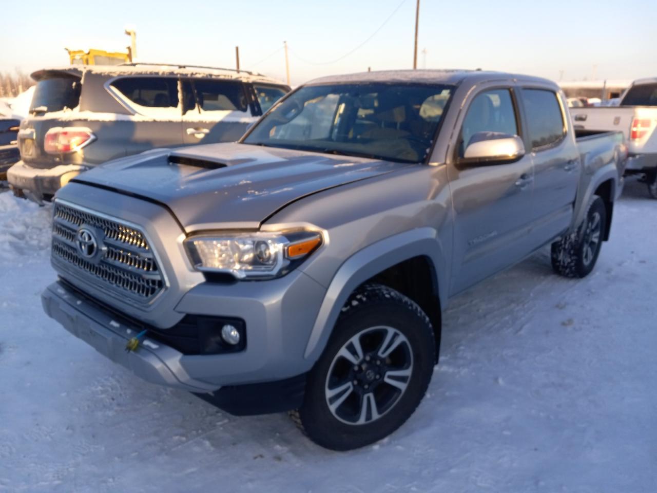 2017 TOYOTA TACOMA DOU
