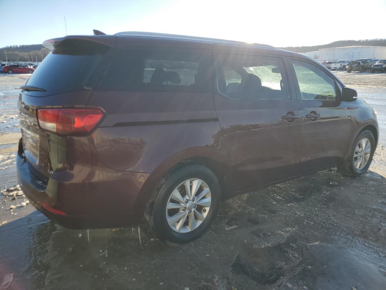 2016 KIA SEDONA LX - Image 3