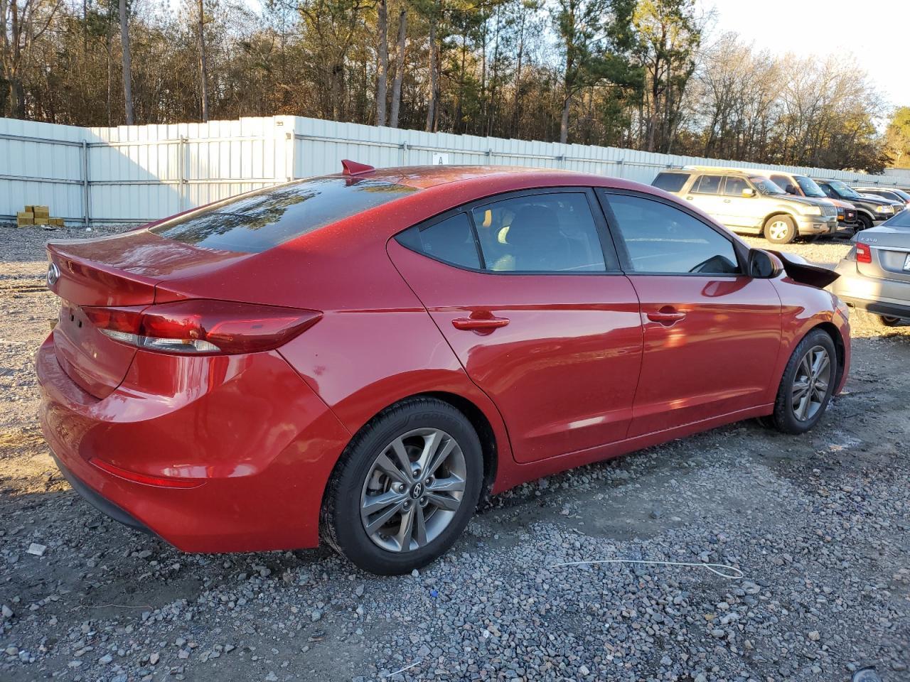2018 HYUNDAI ELANTRA SE - Image 3