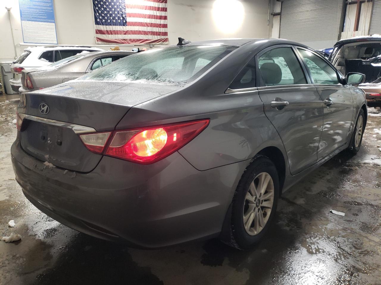 2013 HYUNDAI SONATA GLS - Image 3
