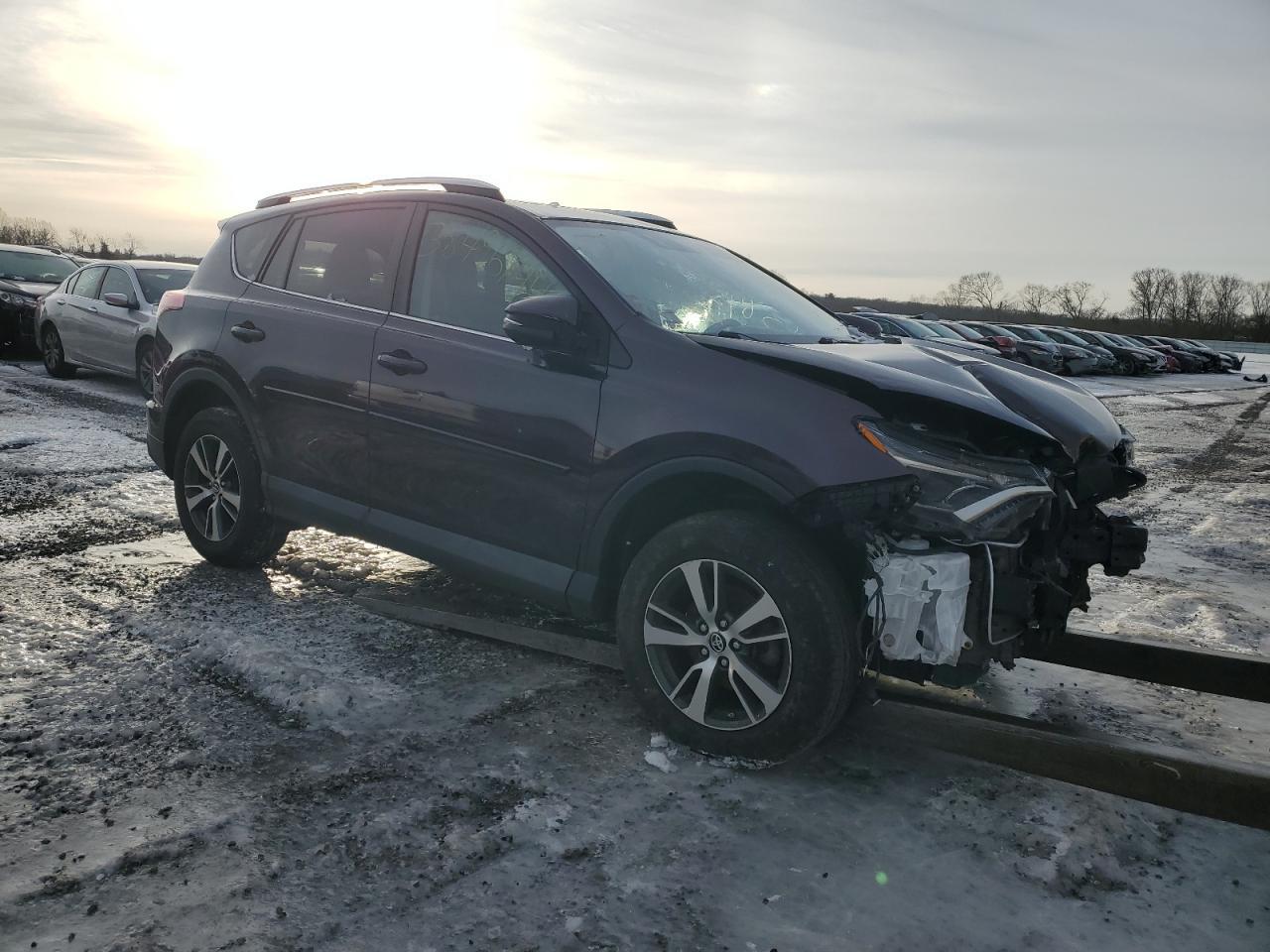 2016 TOYOTA RAV4 XLE - Image 4