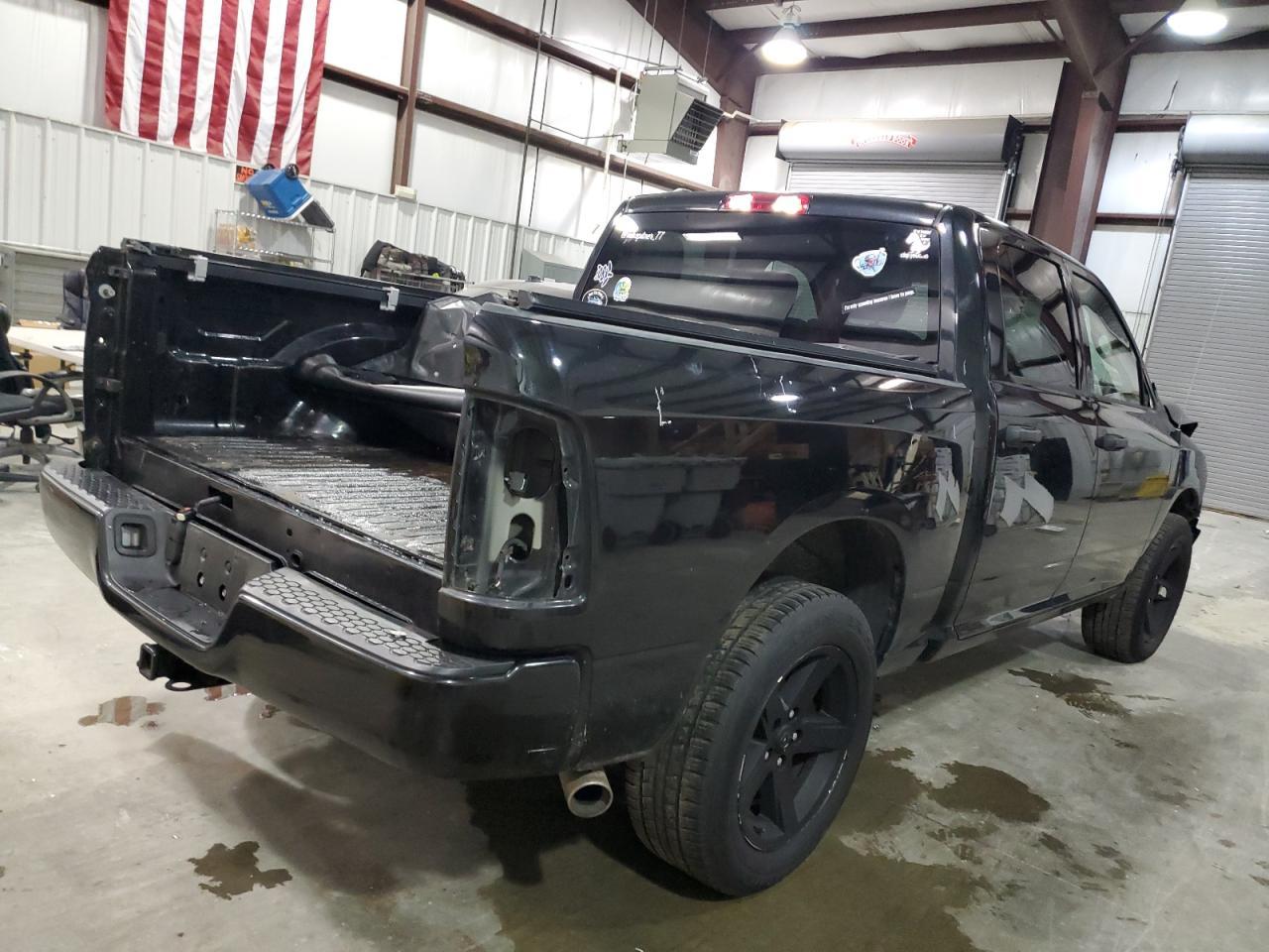 2018 RAM 1500 ST - Image 3