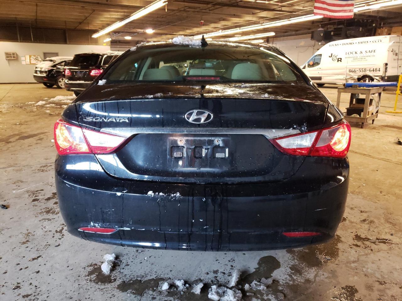 2011 HYUNDAI SONATA GLS - Image 6