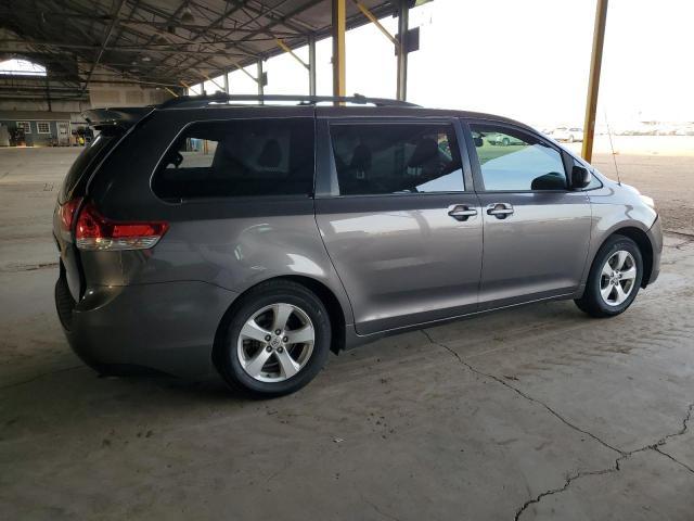 2012 Toyota Sienna Le - Фото 3