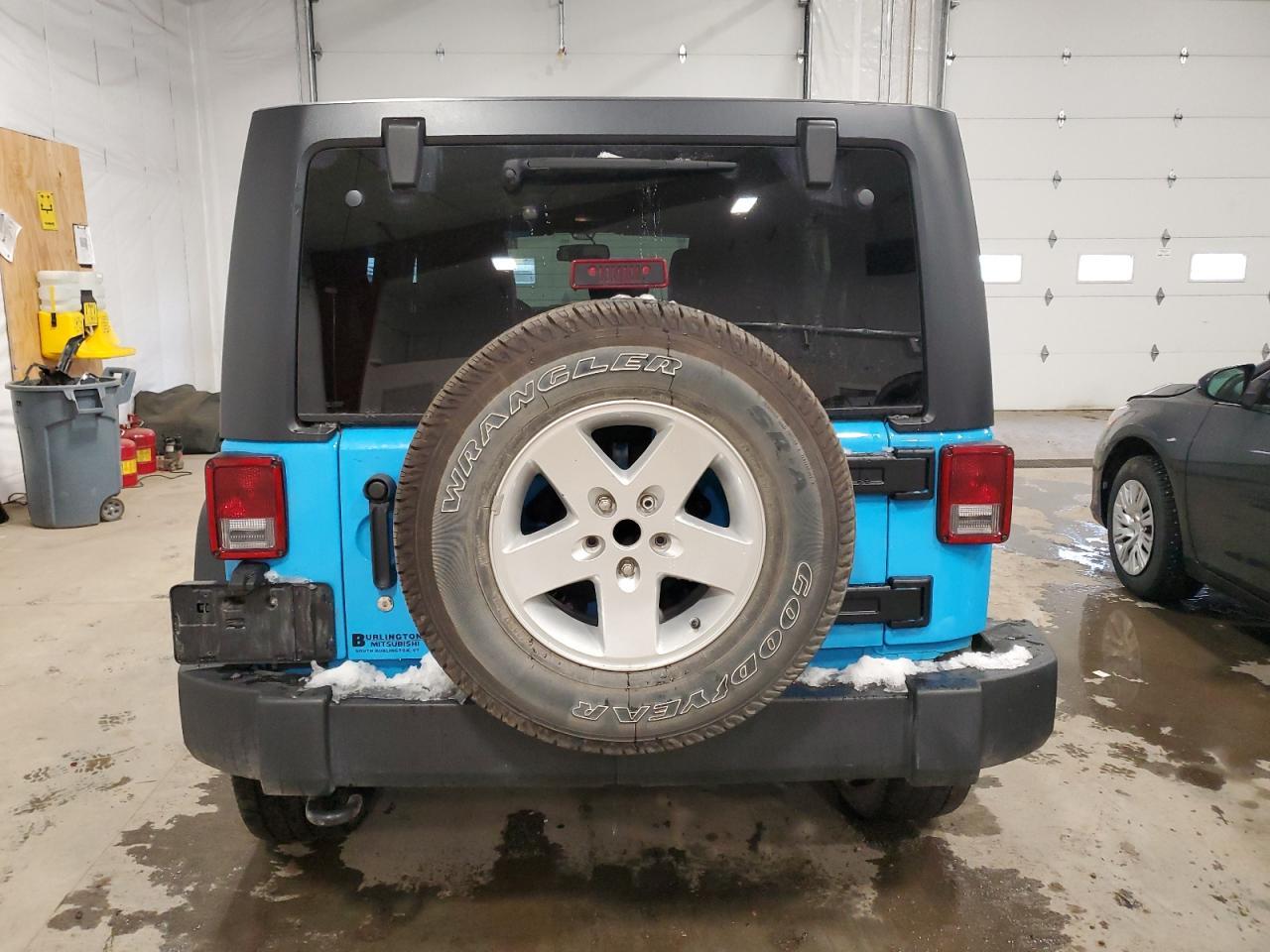 2017 JEEP WRANGLER U - Image 6