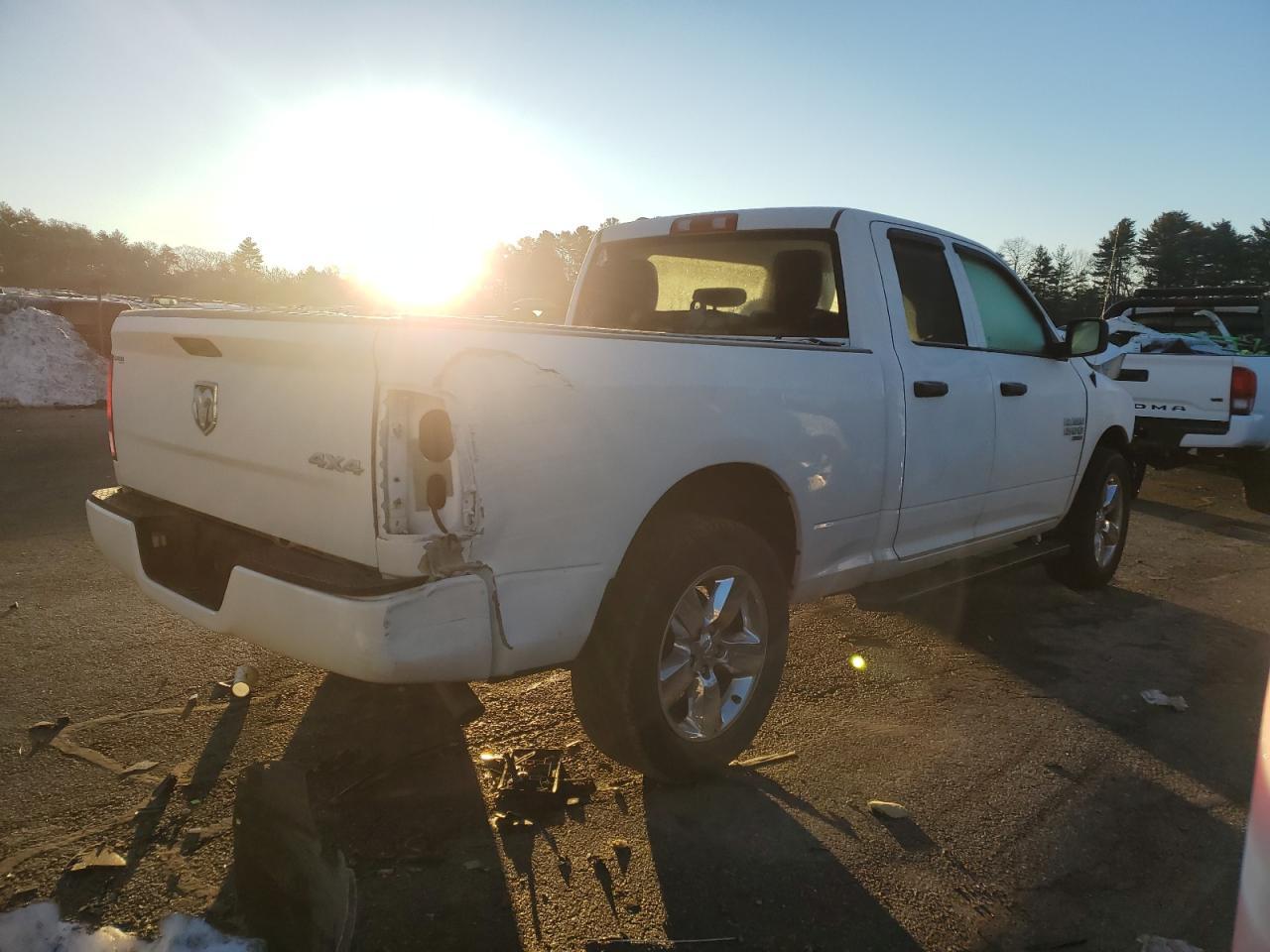 2019 RAM 1500 CLASS - Фото 3