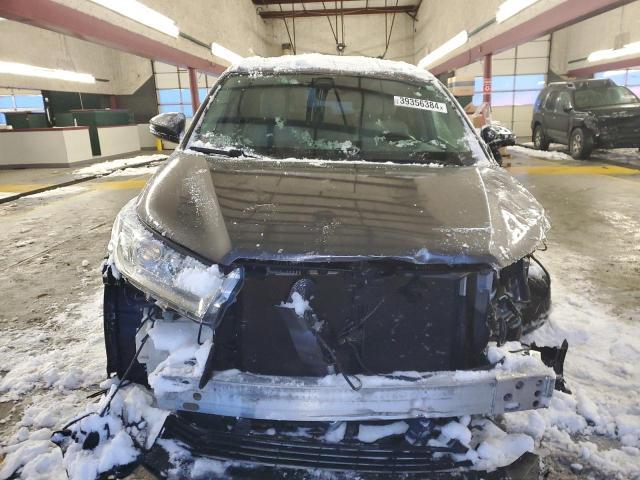 2018 Toyota Highlander Se - Фото 5