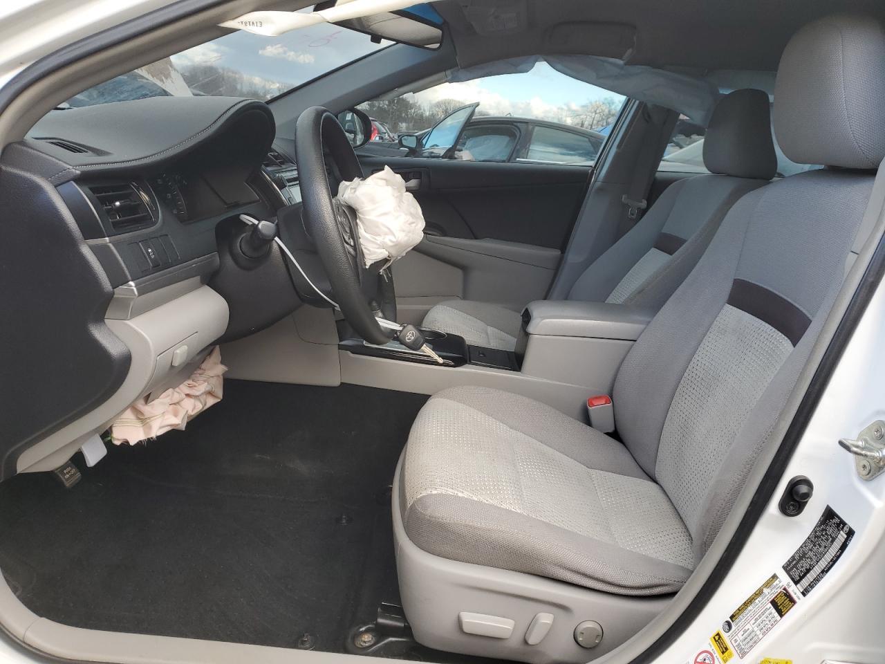 2014 TOYOTA CAMRY L - Image 7