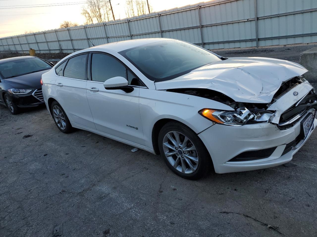 2017 FORD FUSION SE - Фото 4