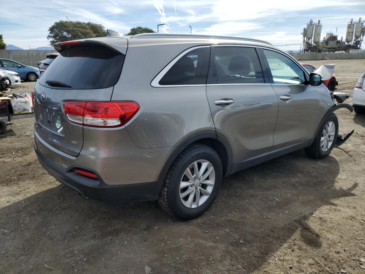 2017 KIA SORENTO LX - Фото 3