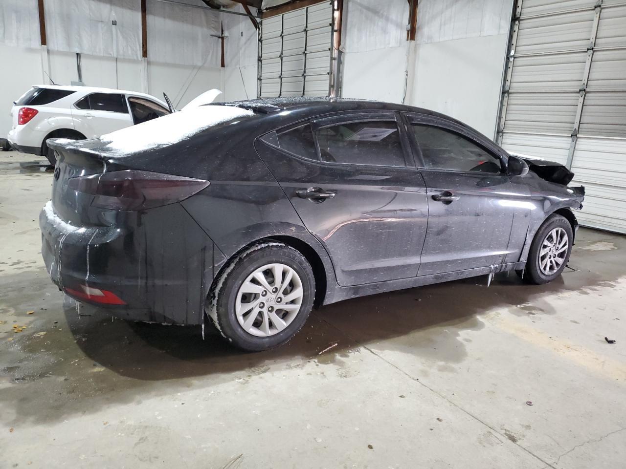2019 HYUNDAI ELANTRA SE - Фото 3