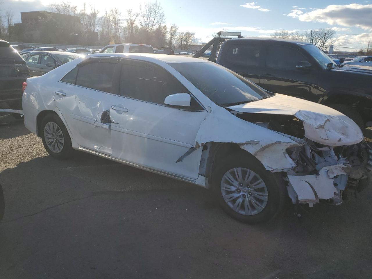 2014 TOYOTA CAMRY L - Image 4