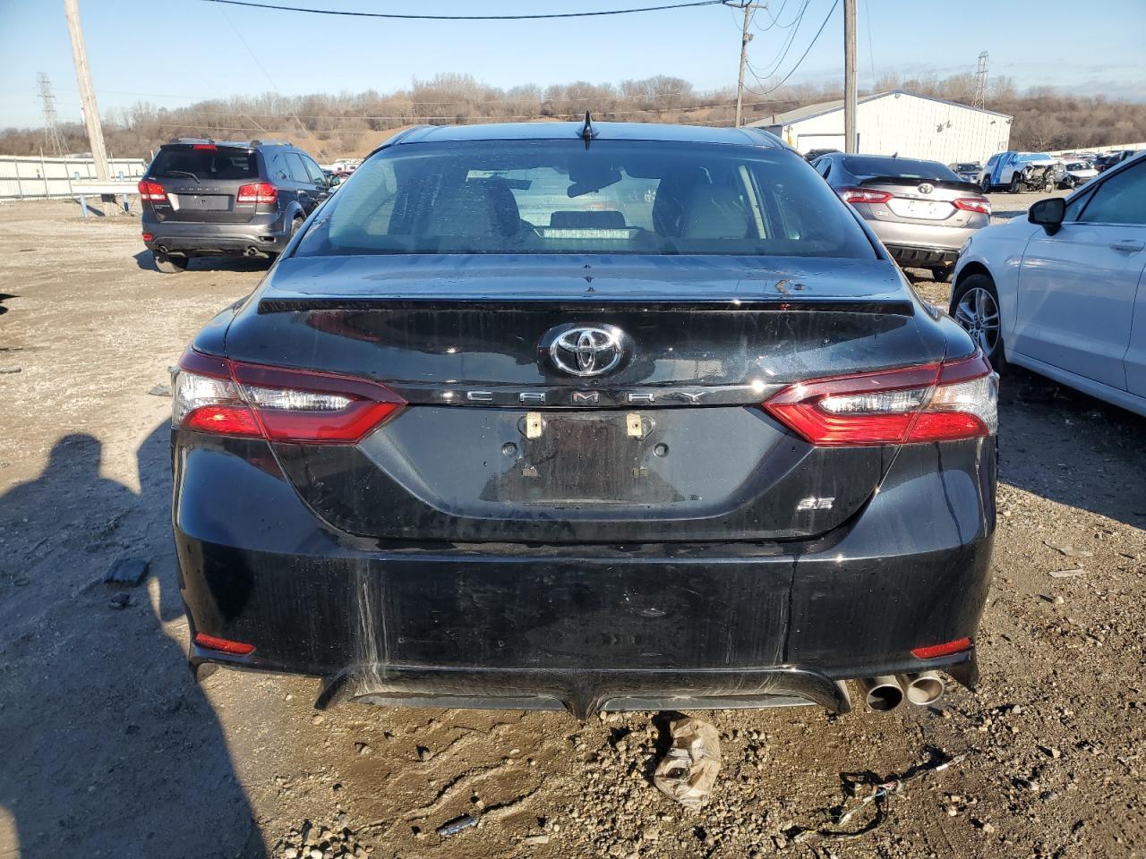 2021 TOYOTA CAMRY SE - Image 6