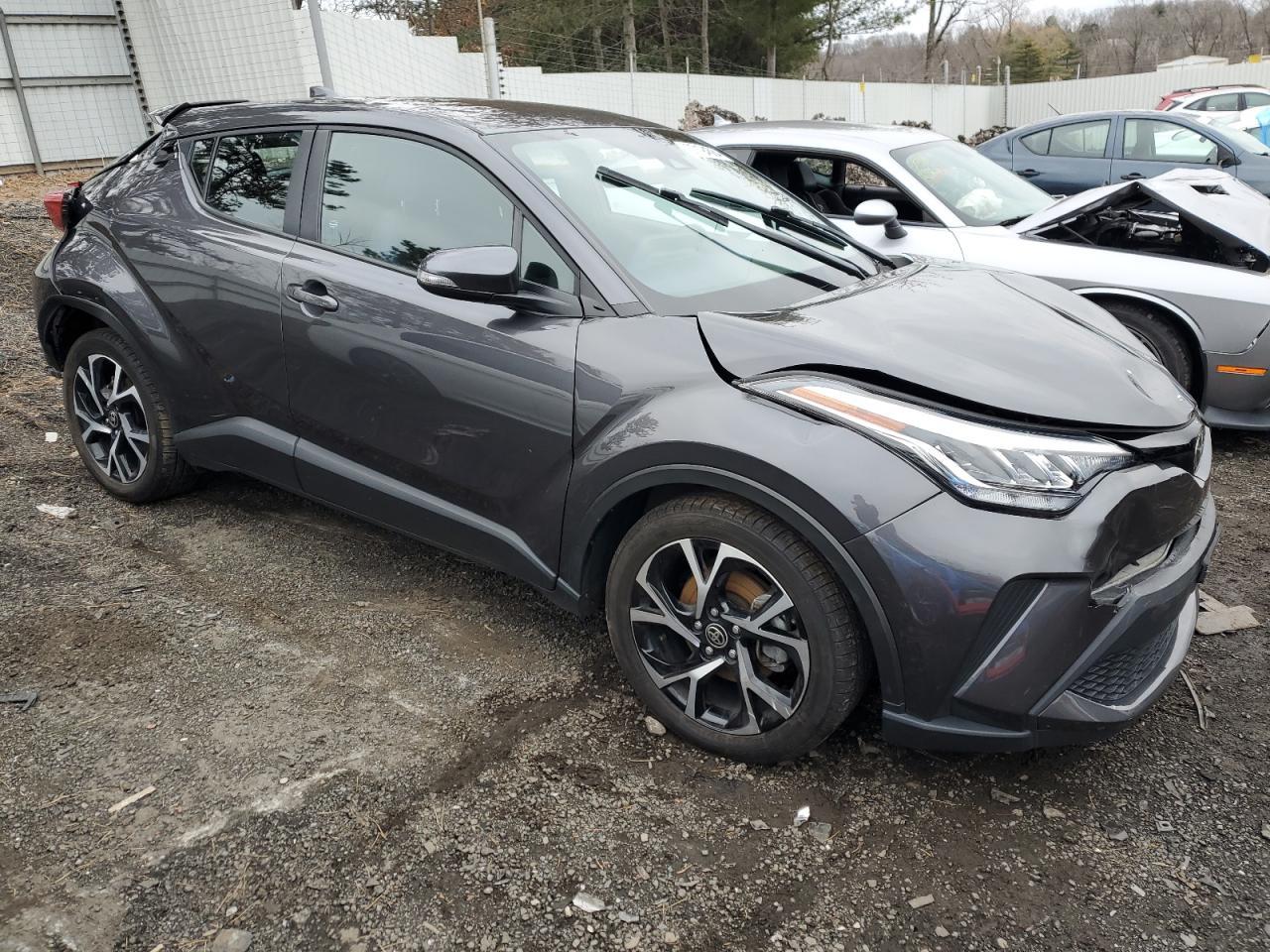 2021 TOYOTA C-HR XLE - Image 4