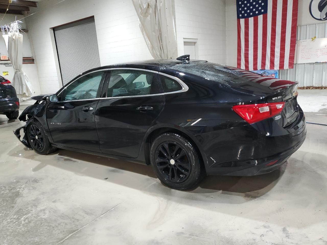 2017 CHEVROLET MALIBU LT - Image 2