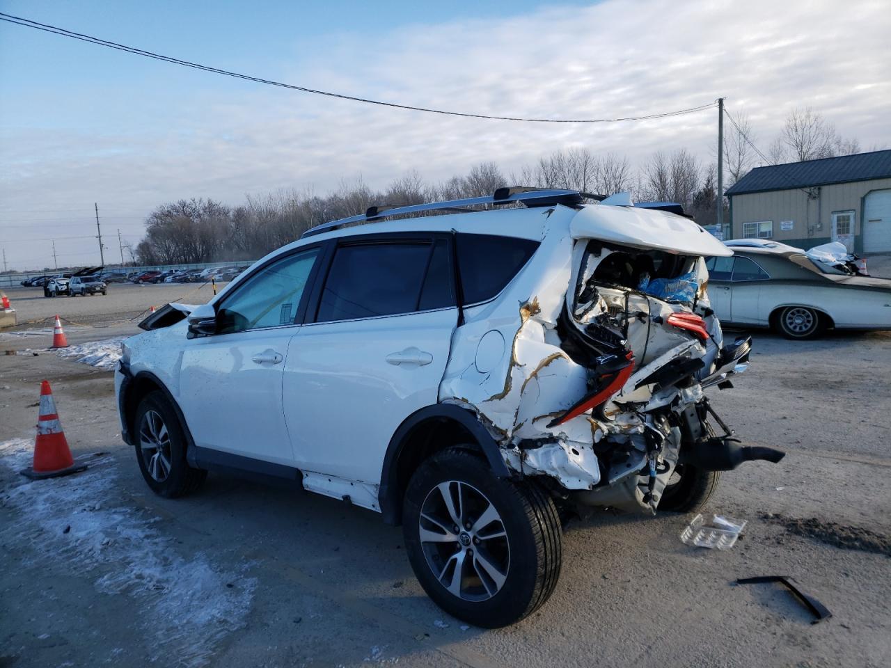 2016 TOYOTA RAV4 XLE - Image 2