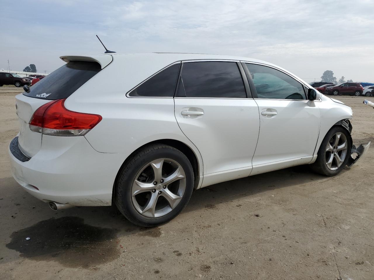 2011 TOYOTA VENZA - Фото 3