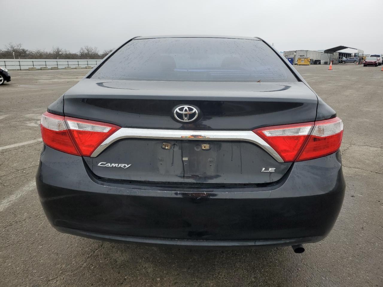 2015 TOYOTA CAMRY LE - Image 6