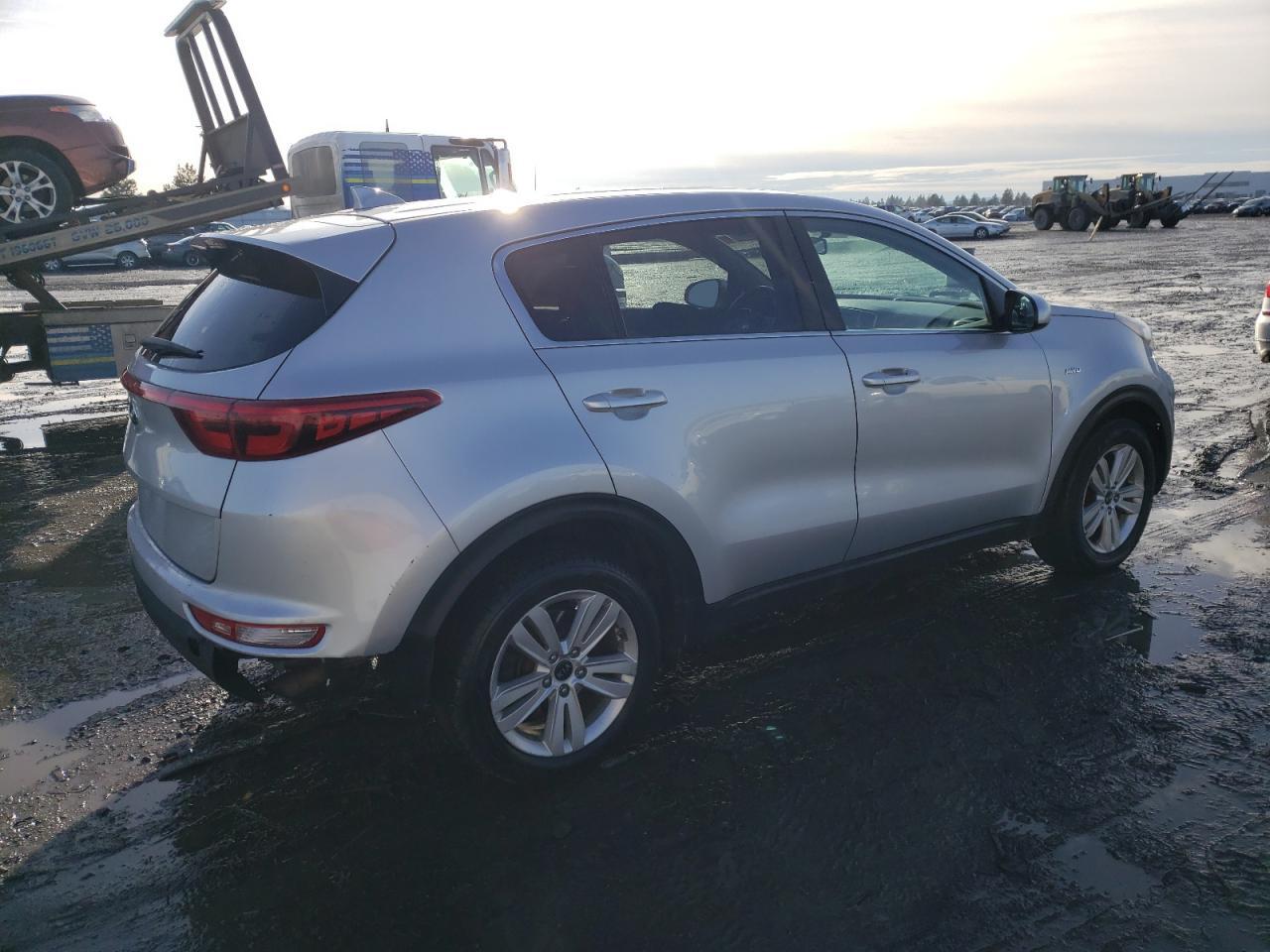 2017 KIA SPORTAGE L - Фото 3