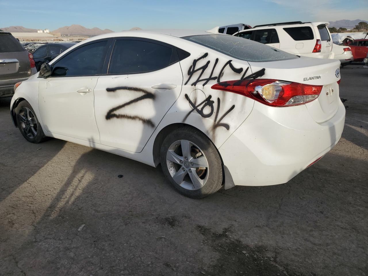 2013 HYUNDAI ELANTRA GL - Image 2