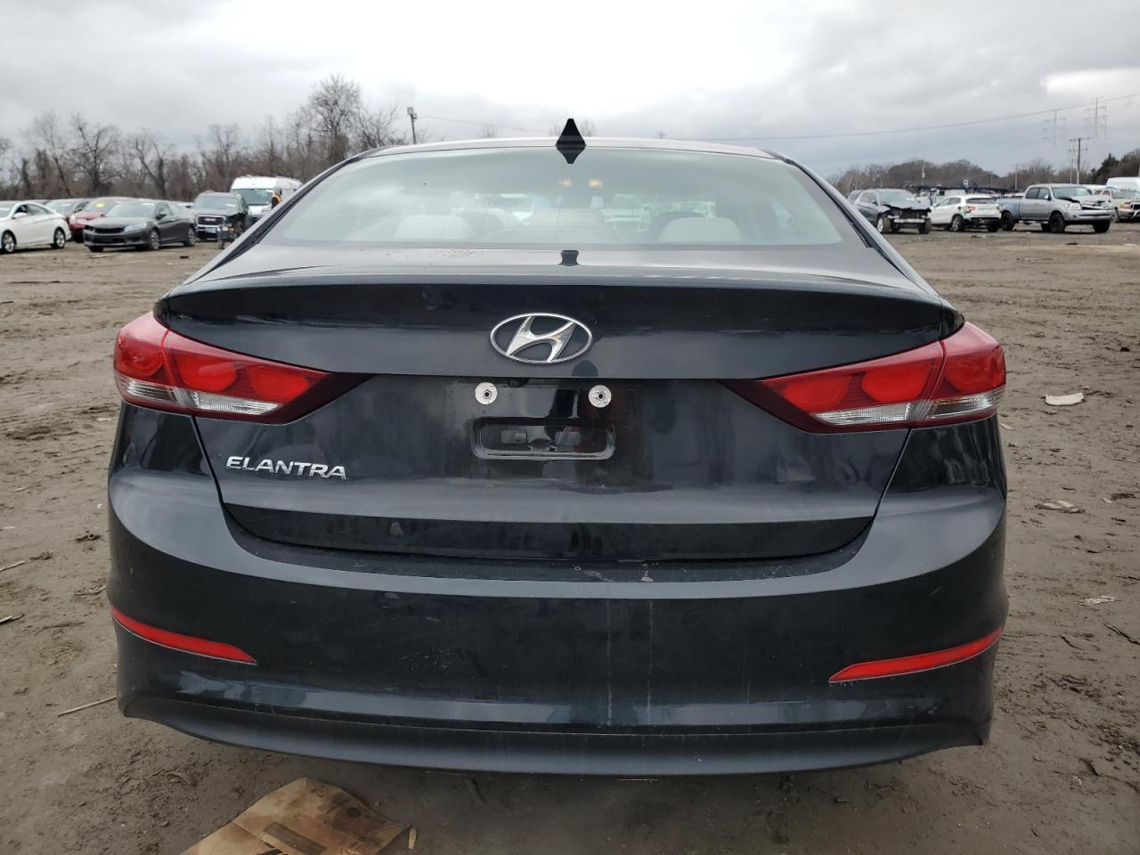 2018 HYUNDAI ELANTRA SE - Image 6