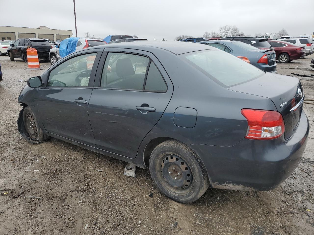 2011 TOYOTA YARIS - Фото 2