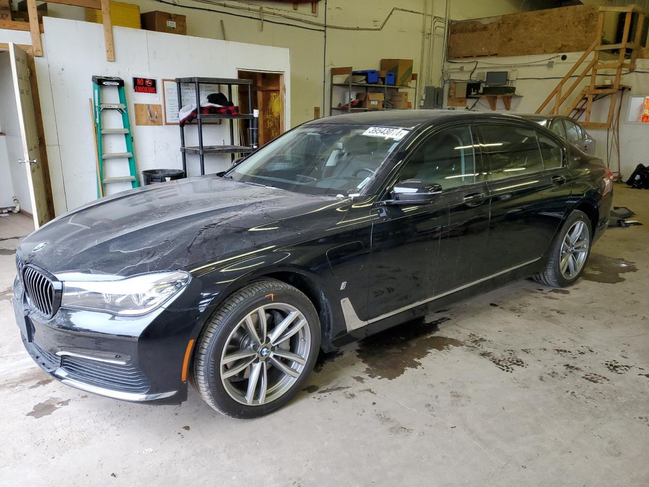 2019 BMW 740 XE car image