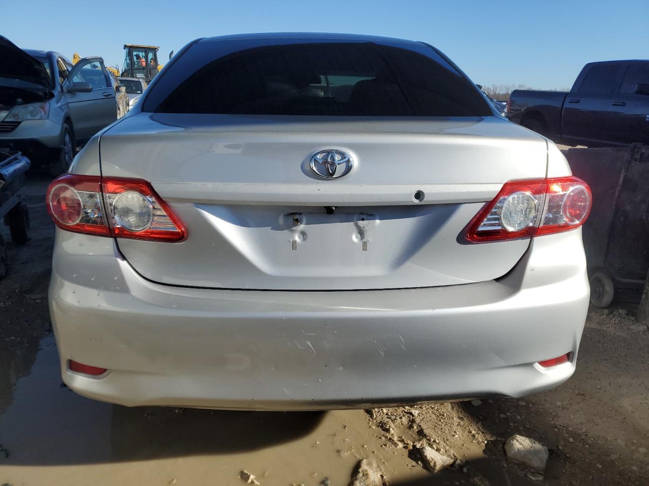 2013 TOYOTA COROLLA BA - Image 6