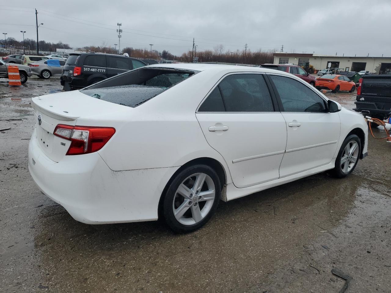 2013 TOYOTA CAMRY L - Фото 3
