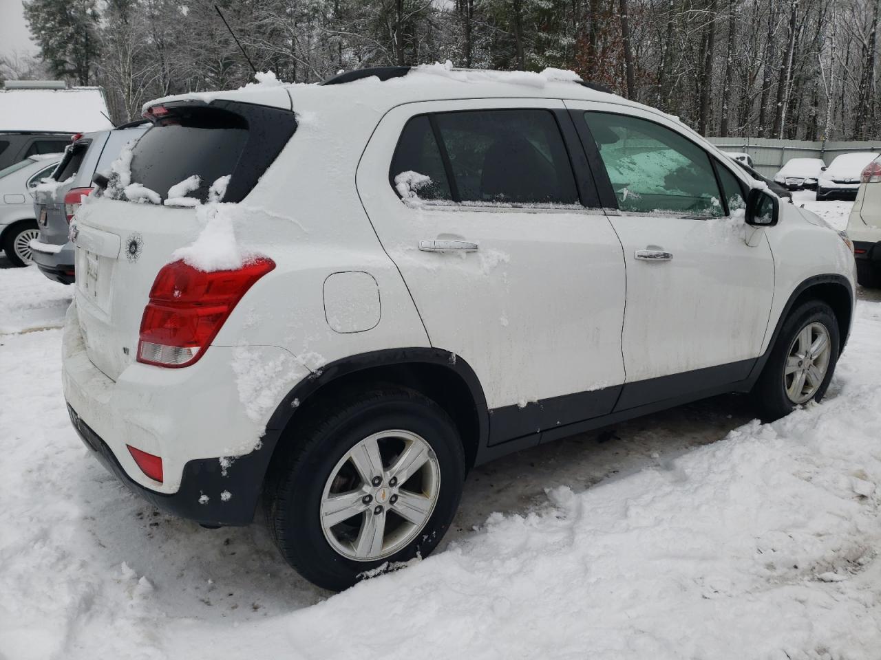 2019 CHEVROLET TRAX 1LT - Image 3