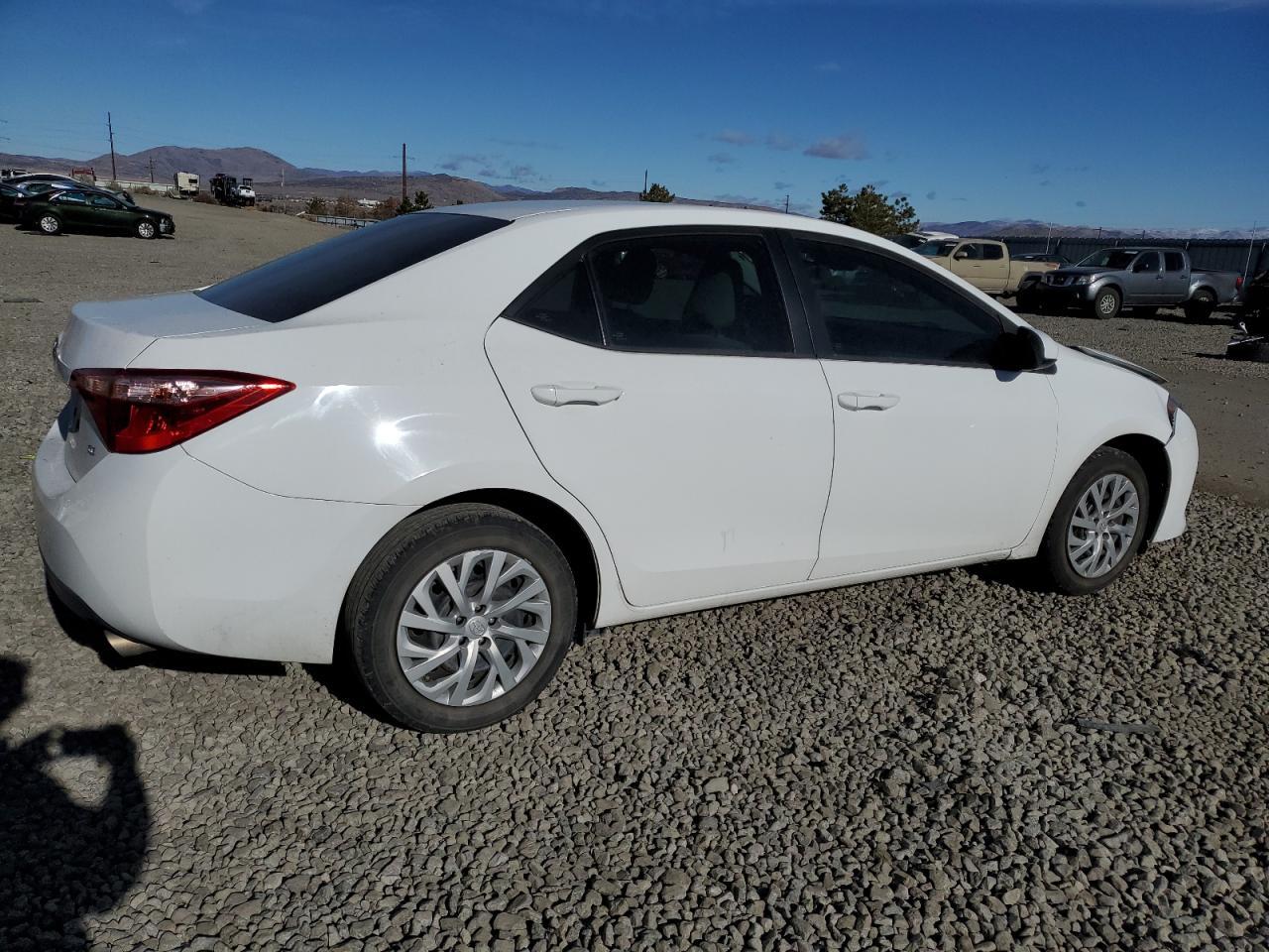 2019 TOYOTA COROLLA L - Фото 3