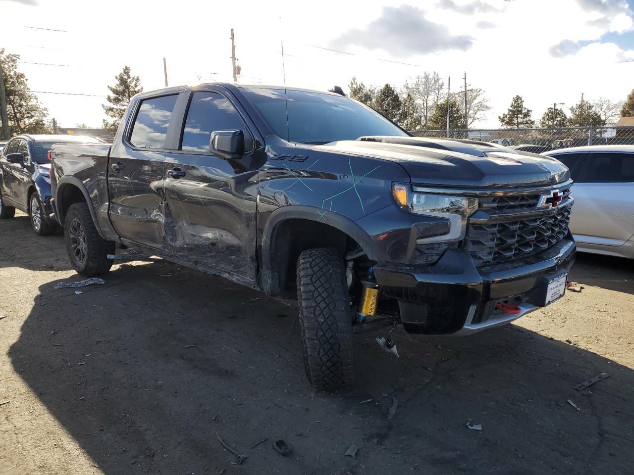 2023 CHEVROLET SILVERADO - Фото 4