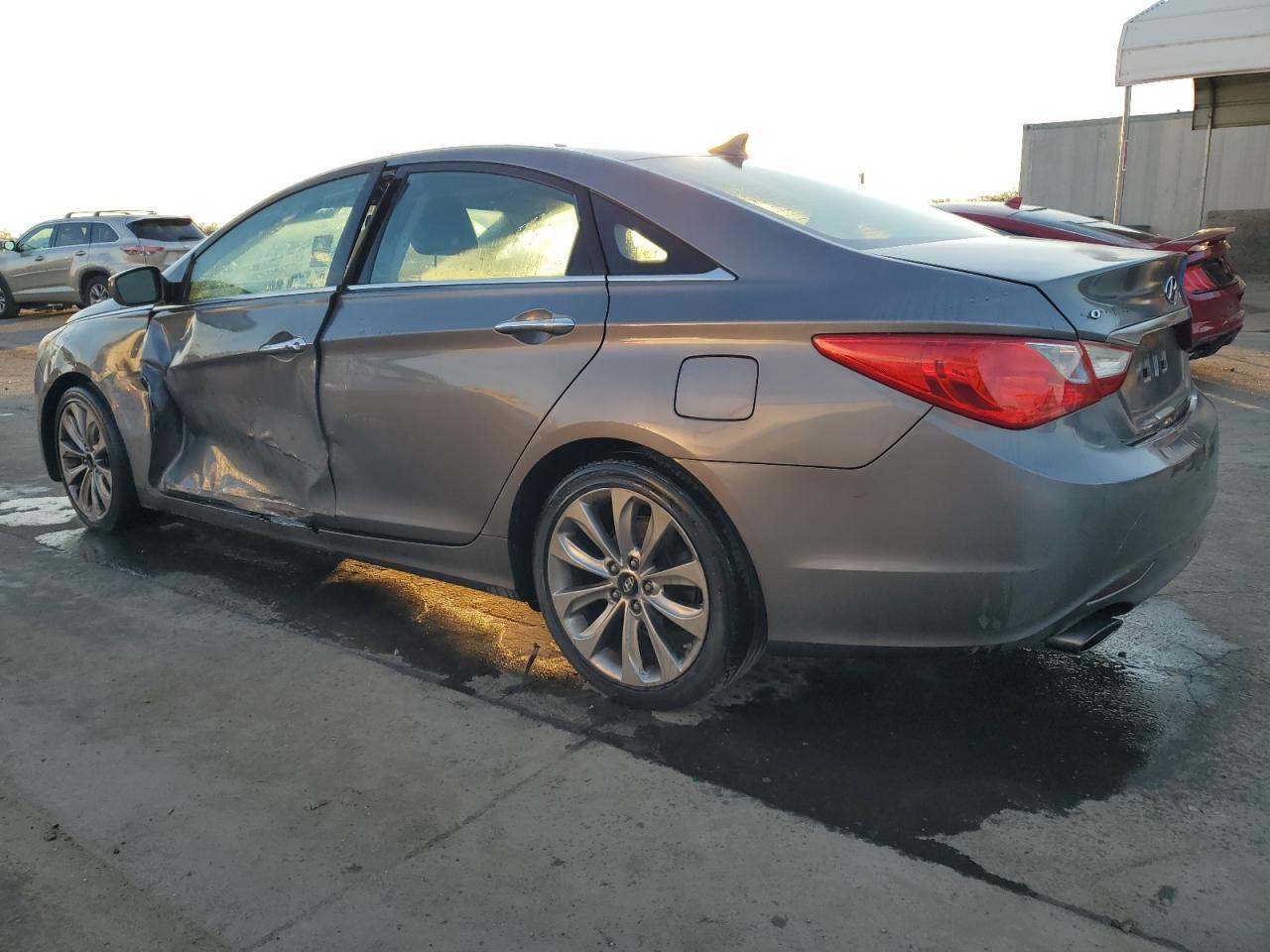 2011 HYUNDAI SONATA SE - Image 2